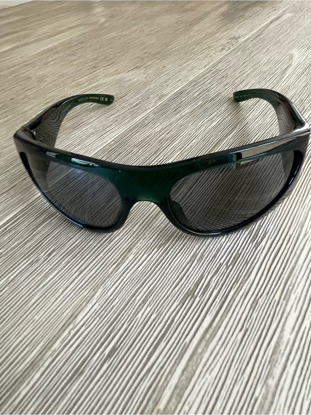 Men’s Gucci Sunglasses -
Green w/ grey lenses - Picture 5 of 9